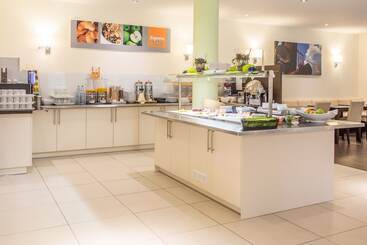 هتل Holiday Inn Express Neunkirchen, An Ihg