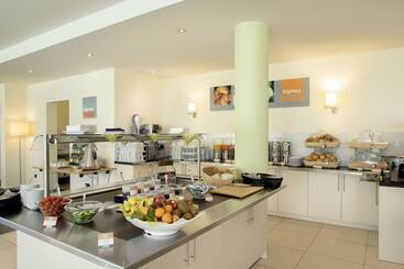 هتل Holiday Inn Express Neunkirchen, An Ihg