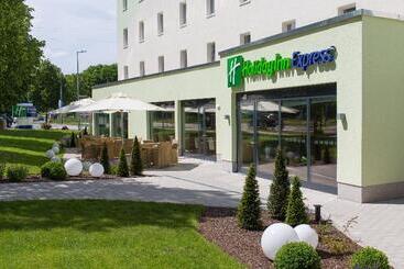 هتل Holiday Inn Express Neunkirchen, An Ihg