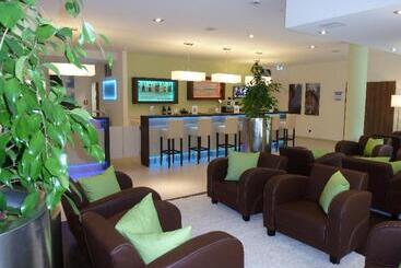 هتل Holiday Inn Express Neunkirchen, An Ihg