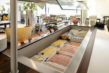 هتل Holiday Inn Express Neunkirchen, An Ihg