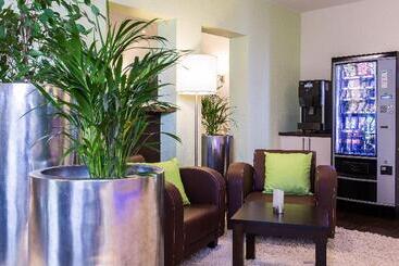 هتل Holiday Inn Express Neunkirchen, An Ihg