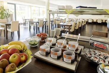 هتل Holiday Inn Express Neunkirchen, An Ihg