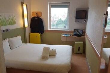 هتل Ibis Budget Leeds Centre Crown Point Road