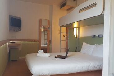 هتل Ibis Budget Leeds Centre Crown Point Road