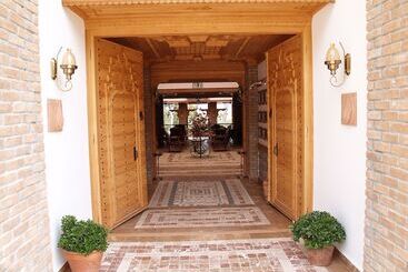 هتل Kerme Ottoman Palace Boutique Class
