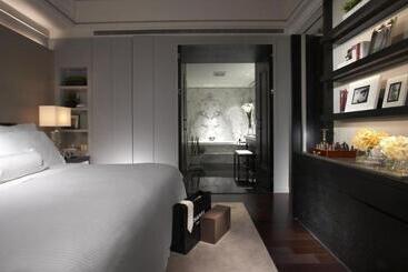 هتل Leofoo Residences