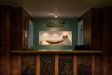 هتل Lodge Lakutaia