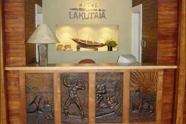 هتل Lodge Lakutaia