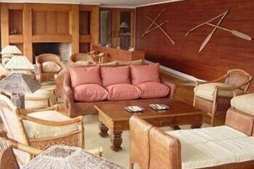 هتل Lodge Lakutaia