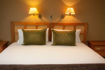 هتل Lodge Lakutaia