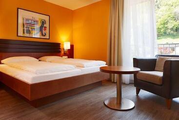 בית מלון כפרי Montfort Das