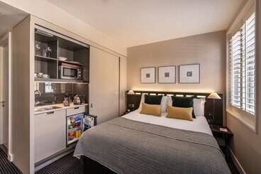 هتل The Resident Soho