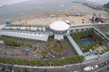 هتل White House Hot Spring Beach Resort