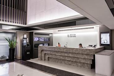 Hub Hotel   Songshan Airport Branch