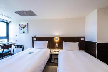 Hub Hotel   Songshan Airport Branch