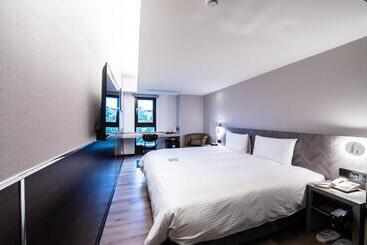 Hub Hotel   Songshan Airport Branch