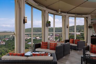 استراحتگاه Tsaghkadzor Marriott