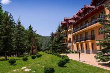 استراحتگاه Tsaghkadzor Marriott