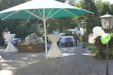 Wald Café Hotel Restaurant