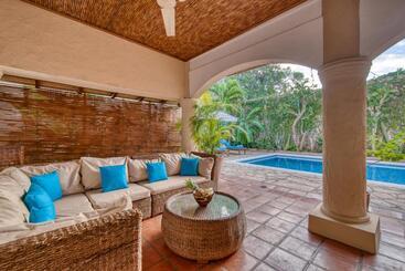 Boutique Hotel Secret Garden Granada