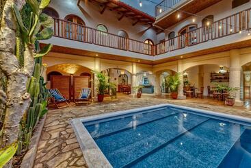 Boutique Hotel Secret Garden Granada