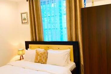 فندق Aiden Homes And Apartments