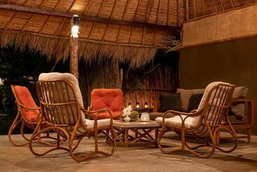 هتل Club Mango Resort
