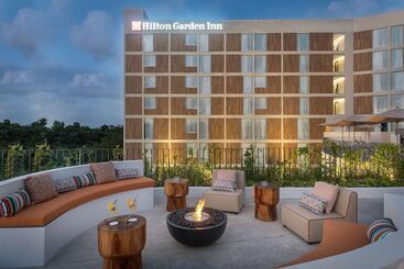 هتل Hilton Garden Inn Cancun Airport