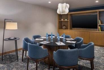هتل Hilton Garden Inn Cancun Airport