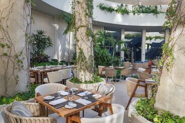 هتل Hilton Garden Inn Cancun Airport