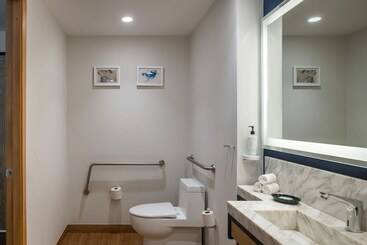 هتل Hilton Garden Inn Cancun Airport