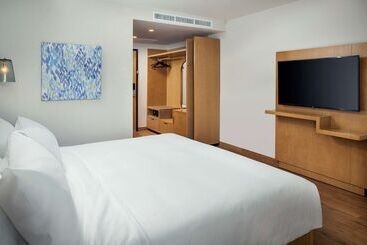 هتل Hilton Garden Inn Cancun Airport
