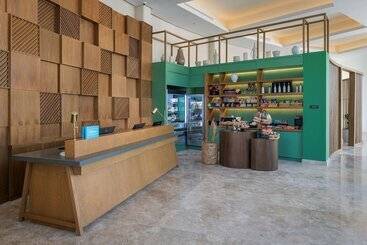 هتل Hilton Garden Inn Cancun Airport