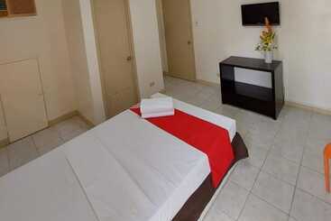 هتل Oyo 840 Orangenest Apartelle