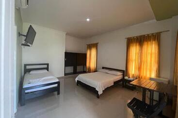 ホテル Senderos De Sirivana