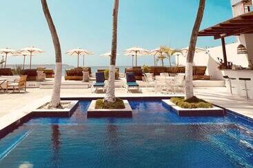 هتل Wala Beach Club