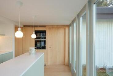 پانسیون 70 S Wood House