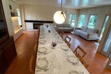 پانسیون 70 S Wood House