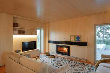 پانسیون 70 S Wood House