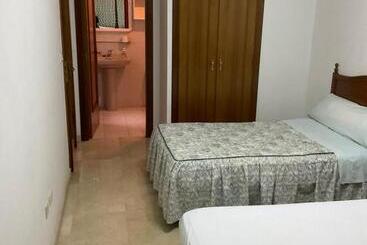 پانسیون Residencia Universidad