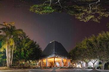 هتل Kantu Garden Lodge
