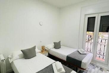 پانسیون Hostal Noche Y Dia