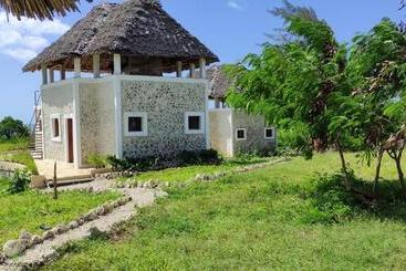 استراحتگاه Amani Villas Nature Retreat