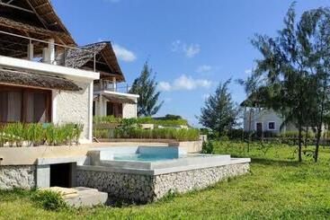 استراحتگاه Amani Villas Nature Retreat
