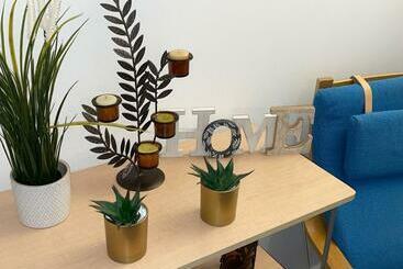 هتل آپارتمان Cosy Family Home   Coventry City Centre   Entire House