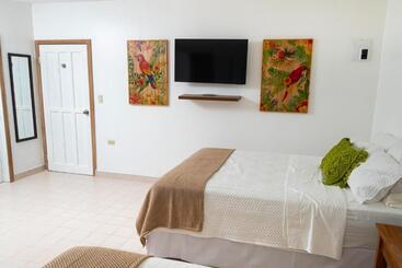 هتل Angeli Gardens Boutique
