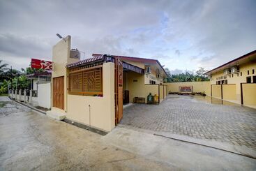 فندق Reddoorz At Shine Guest House Tebing Tinggi