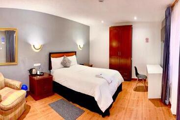 Accel Hotel La Quinta