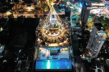 هتل The Penthouse Residence